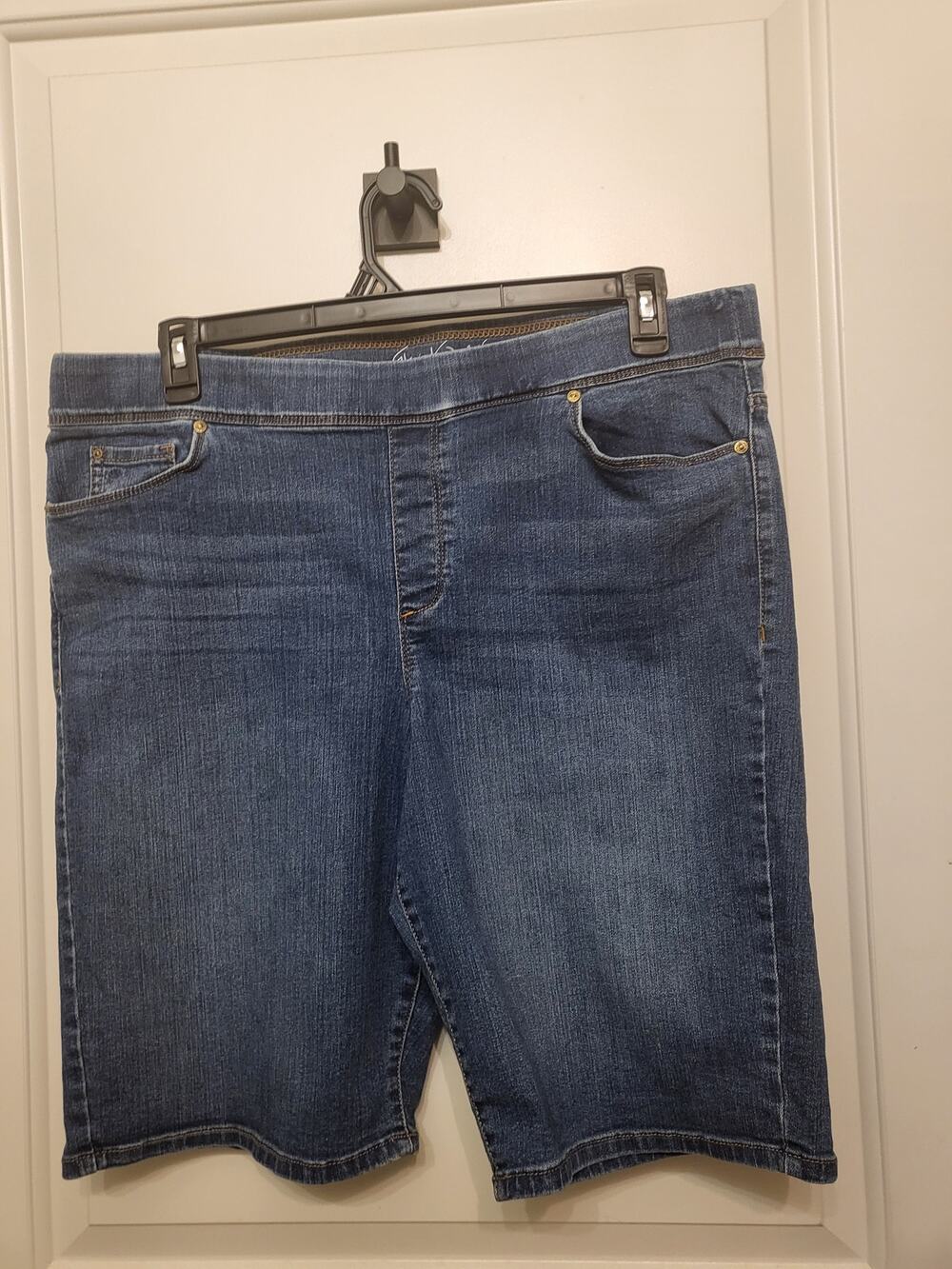 Gloria Vanderbilt Jean Bermuda Shorts Size 16